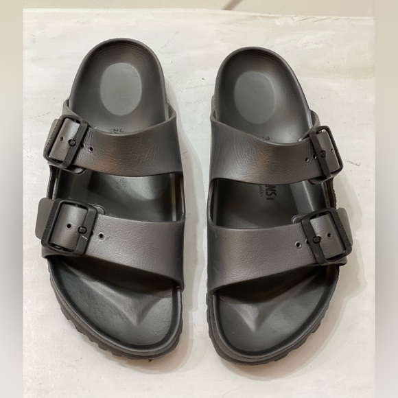 Birkenstock Shoes - Birkenstock EVA ARIZONA Unisex sandals Men’s size 5, and women size 7. Like NEW